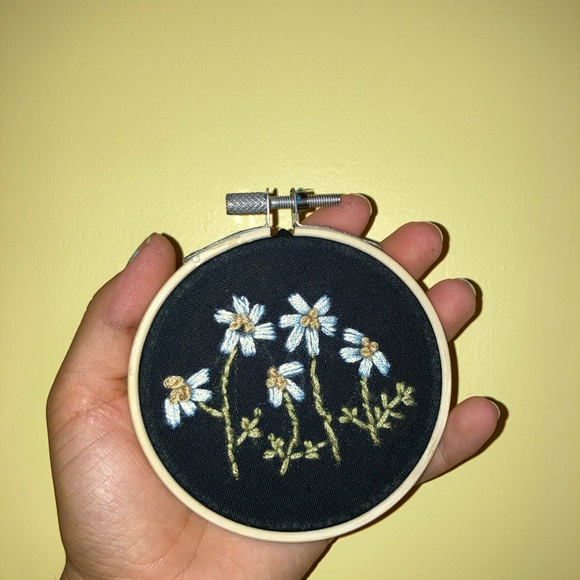 Embroidered loop - Picture 3 of 3